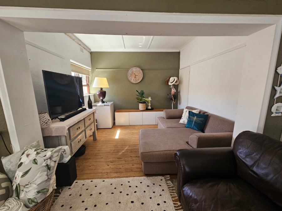 To Let 2 Bedroom Property for Rent in Oakdale Western Cape